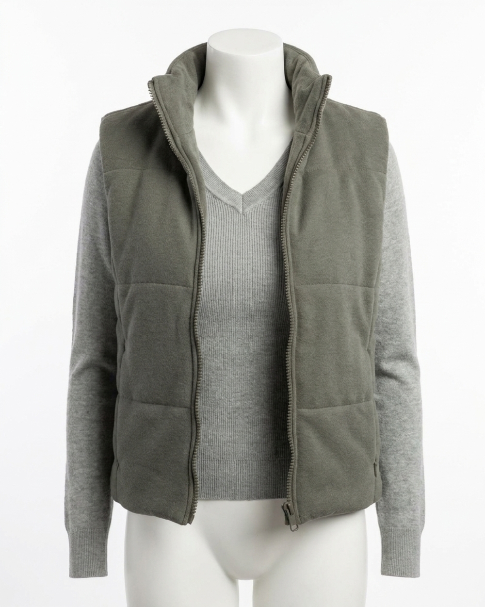 NEW BE COOL puffer vest with zipper closure in olive